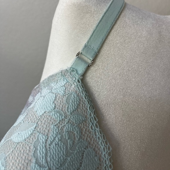 Betsey Johnson Soft Blue and White Lacey Underwire Bra 36DD - Picture 5 of 11
